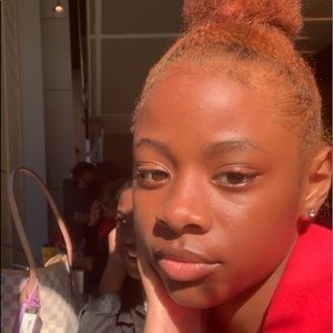 Meet your Posher, Latoyaa